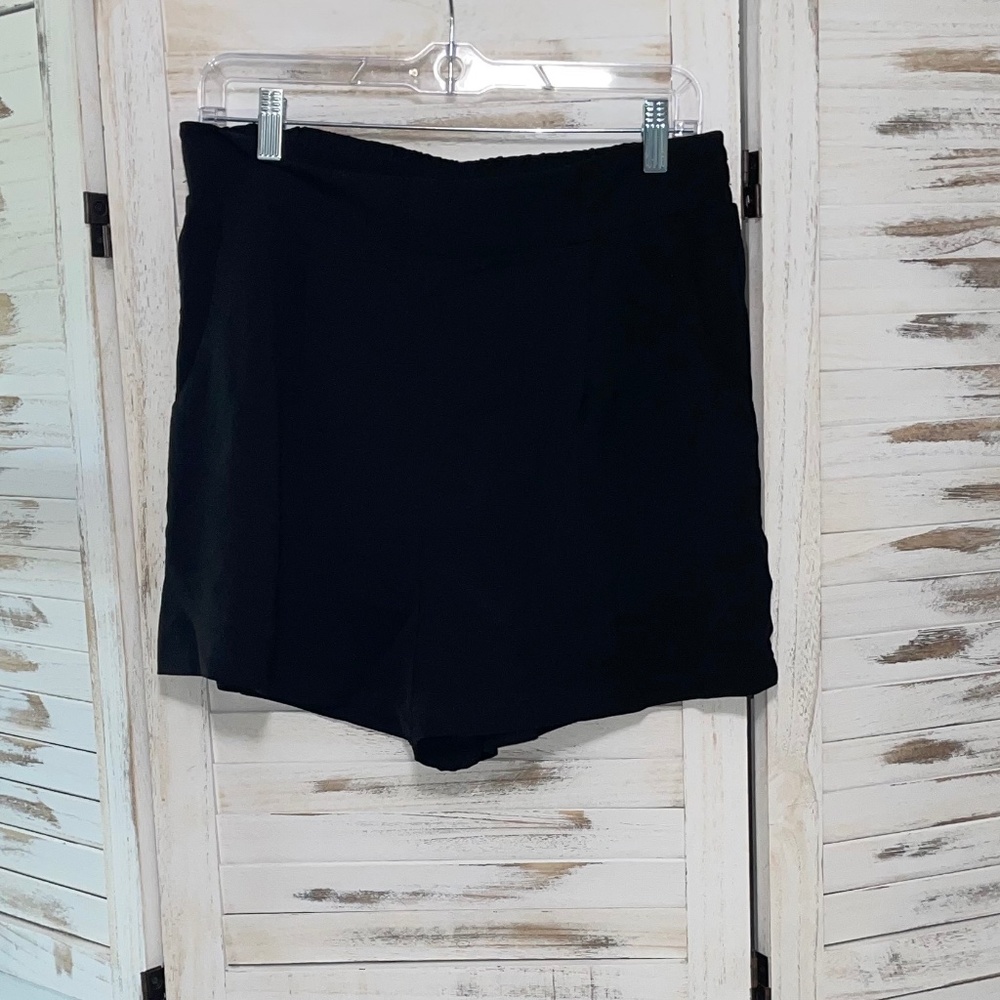 NWOT JODIFL black shorts